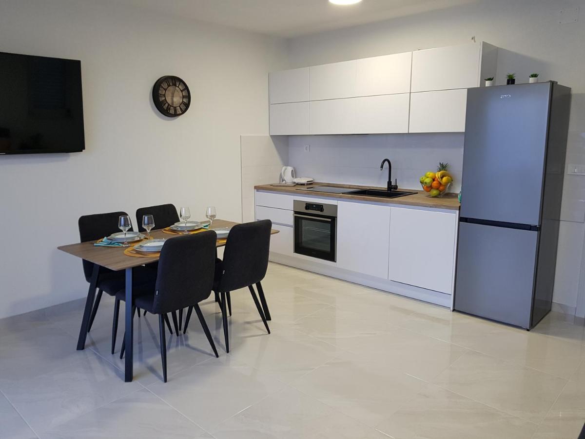 La Vista Apartments Mimice Εξωτερικό φωτογραφία