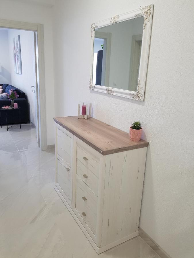 La Vista Apartments Mimice Εξωτερικό φωτογραφία